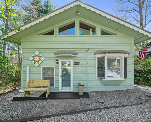 253 Black Pine Road Newland NC